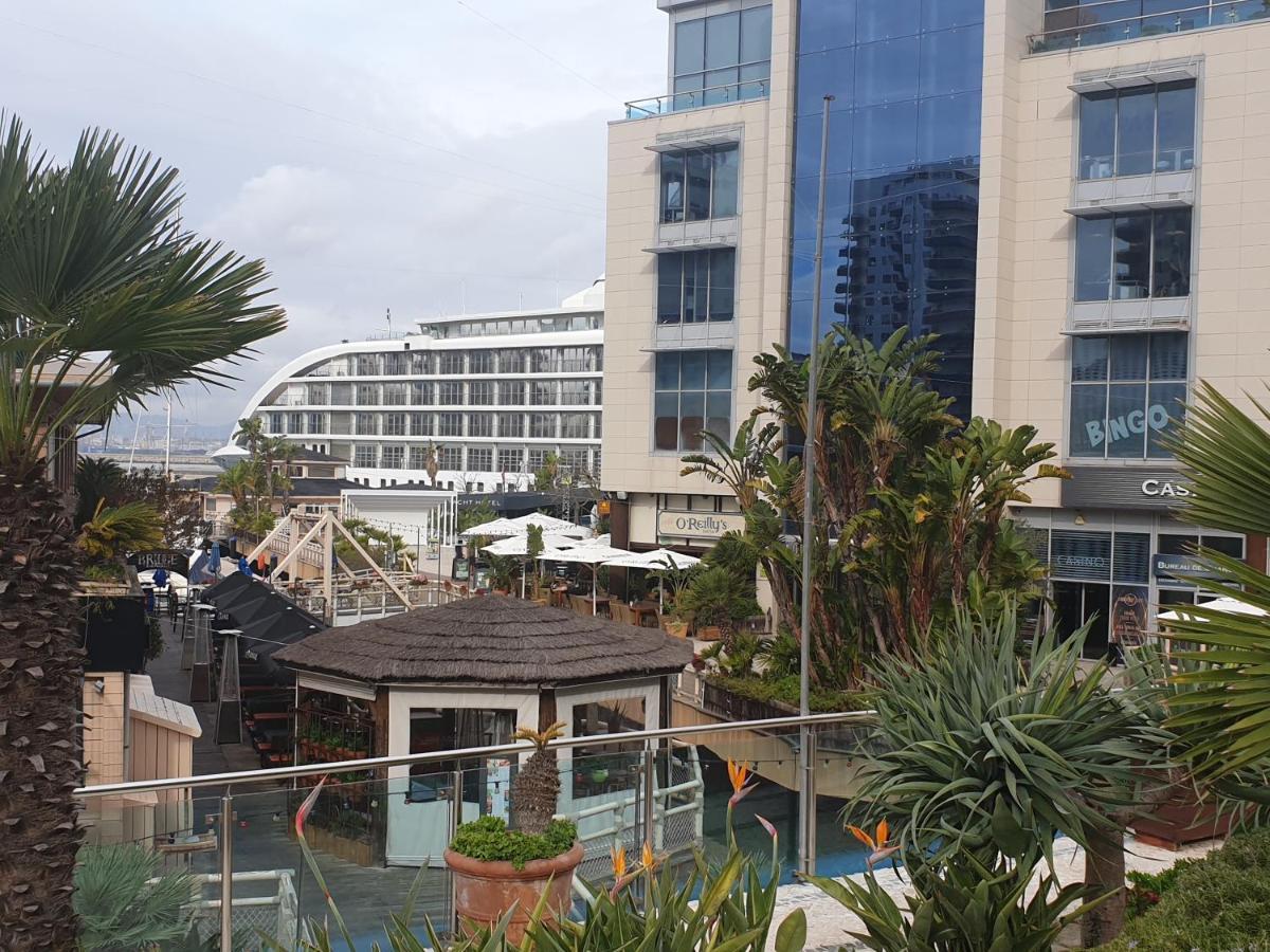 Ocean Village Apartment غيبرالتار المظهر الخارجي الصورة